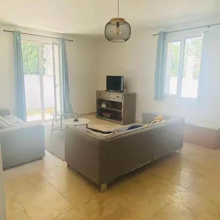 La Maison D A Cote 8 A 10 Personnes Carpentras Extérieur photo