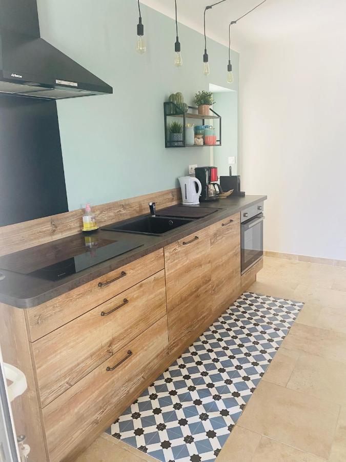 La Maison D A Cote 8 A 10 Personnes Holiday home Carpentras